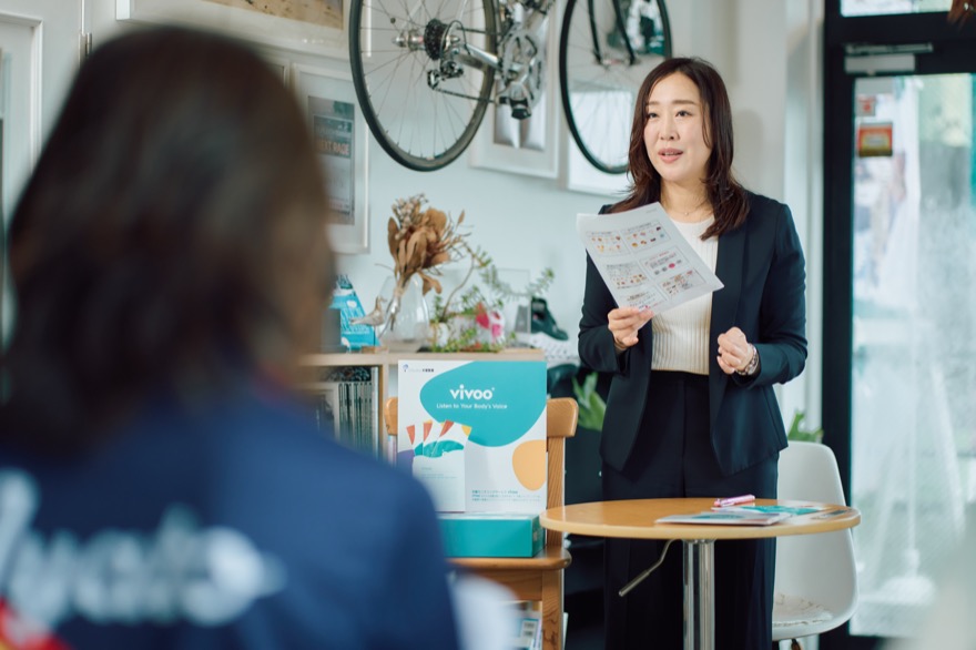 葛西真弓先生が講義をしている様子